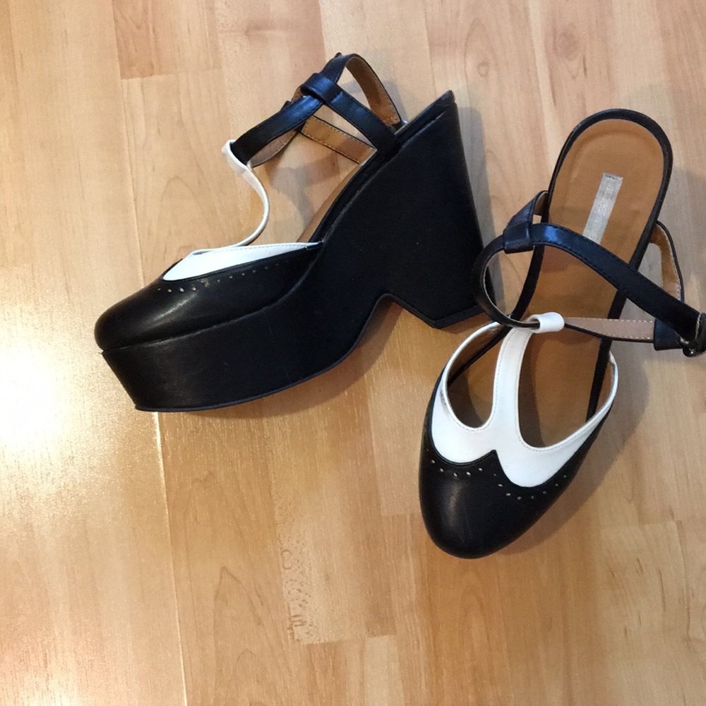 Platform wing tip shoes
